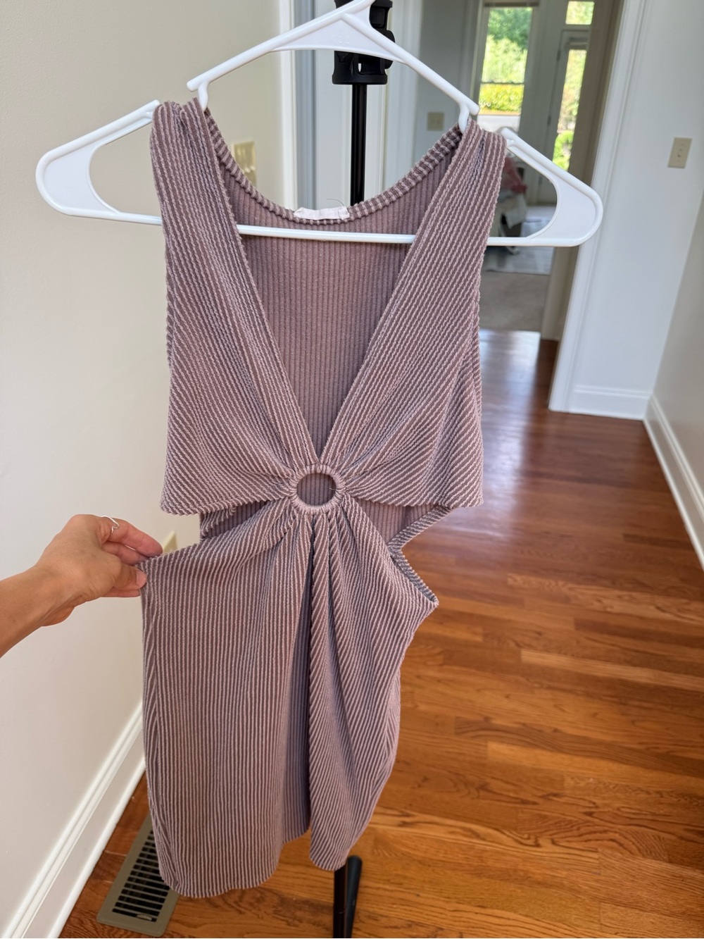 Sleeveless Twist-Ring Mini Dress in Mauve
